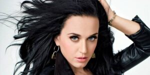 Lass frooby noop! Katy Perry Delights Fans with a Live, Simlish Performance After 13 Years